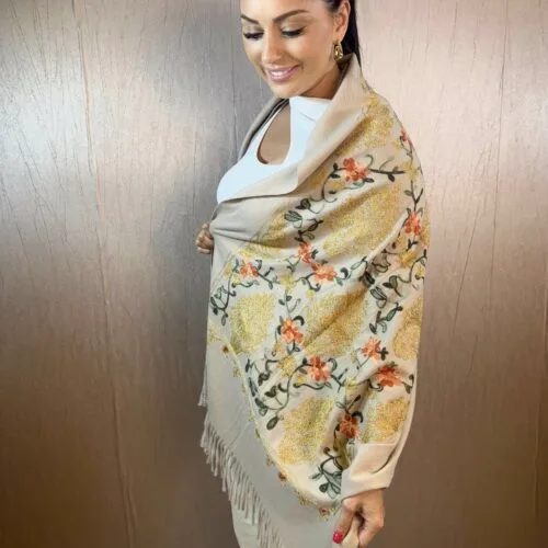 IOLI ΕΣΑΡΠΑ ΤΗΣ ΑΜΜΟΥ ΜΕ ΚΕΝΤΗΜΑ