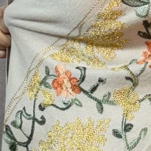 IOLI ΕΣΑΡΠΑ ΤΗΣ ΑΜΜΟΥ ΜΕ ΚΕΝΤΗΜΑ