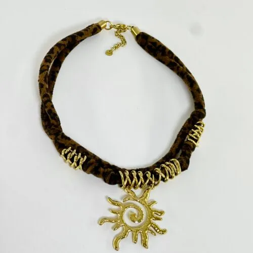 SHAKIRA ΛΕΟΠΑΡ ΚΟΛΙΕ