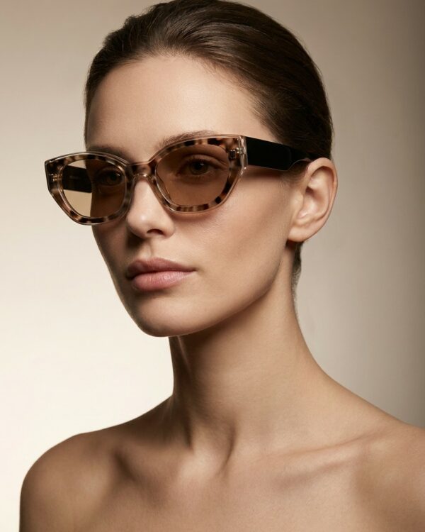 Laoura Μπεζ Ταρταρούγα Γυαλιά Ηλίου