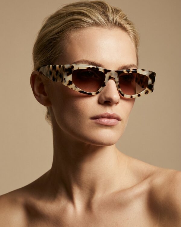 Peny Μπεζ Ταρταρούγα Γυαλιά Ηλίου