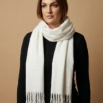 Tolia Εσάρπα λευκή με κρόσσια